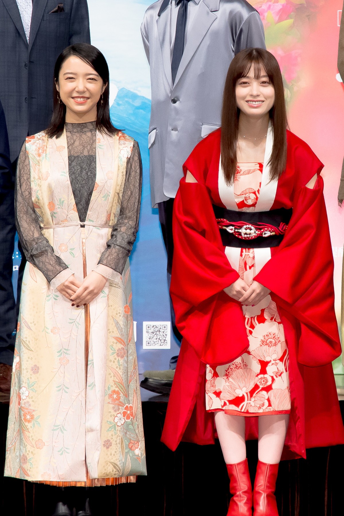 橋本環奈＆上白石萌音、W主演に意気込み「舞台上で生きられるように」「千尋のように勇敢に」