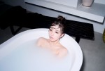 柳ゆり菜の写真集『女っぷり』よりアザーカット