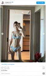 美しい水着姿を披露　※「マギー」インスタグラム