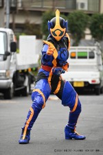 『仮面ライダーリバイス』井本彩花演じるさくらが変身した仮面ライダージャンヌ