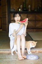 1st写真集『タイトル未定』（小学館）を発売するAKB48・小栗有以　撮影／細居幸次郎