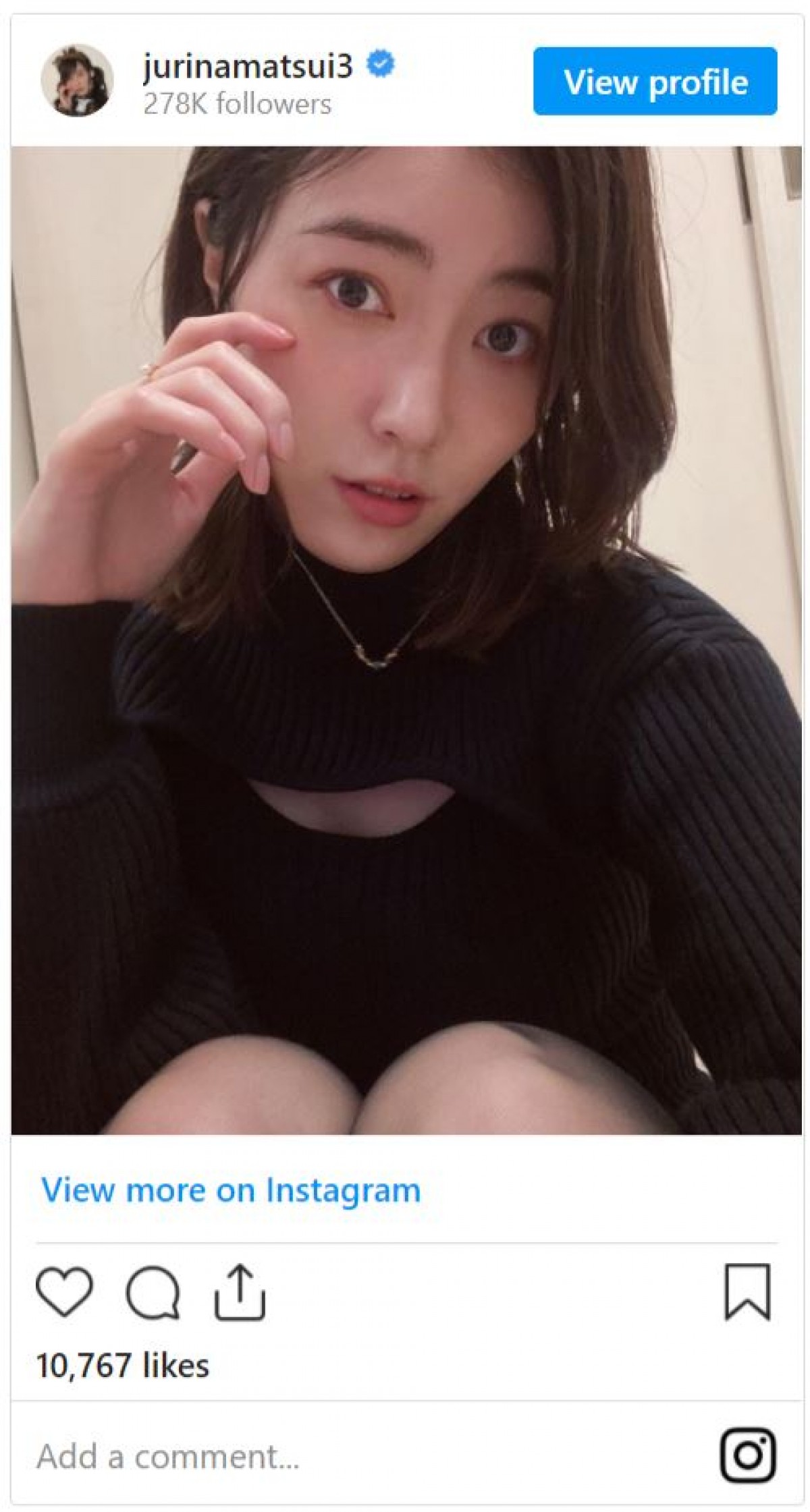 松井珠理奈、胸元チラリの黒ニット姿に絶賛の声「反則級の色気」「大人っぽい」