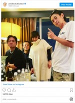 左から山崎裕太、小栗旬、希良梨、窪塚洋介の『GTO』同窓会ショット　※「窪塚洋介」インスタグラム