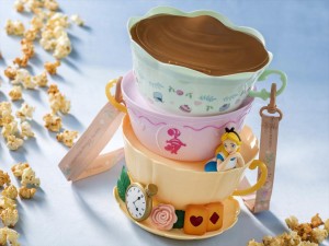 TDL『アリス』のポップコーンバケット発売決定！　TDR初“ポップコーン用トング”も