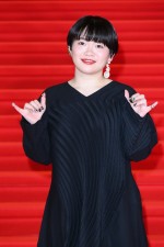 「第34回東京国際映画祭」レッドカーペットに出席した富田望生