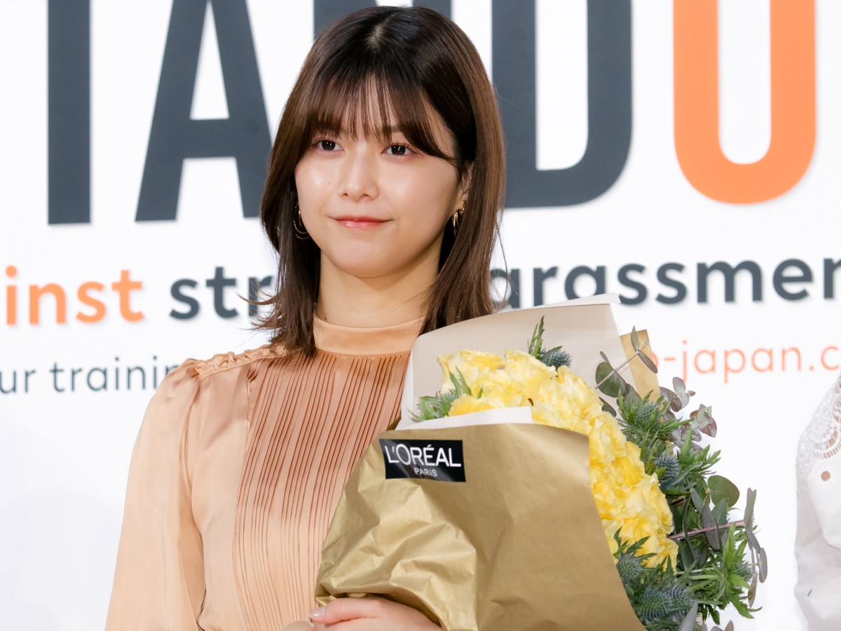 櫻坂46・渡邉理佐「芯のある強い女性になれるように」『WOMEN of WORTH Award』受賞に笑顔