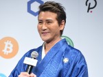 【写真】“ビッグボス”新庄剛志監督、「来年のファイターズのユニフォームです」ド派手な衣装を披露