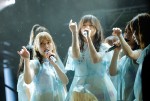 【写真】日向坂46、“W-KEYAKI FES.”で欅坂46曲を披露　ラストで会場は欅坂×櫻坂×日向坂カラーに