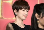 【写真】吉瀬美智子、「美脚大賞」受賞に喜び　「圧倒的美しさ」「完璧な美脚」と反響