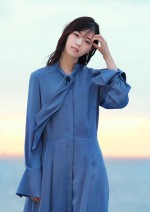 西野七瀬2023年カレンダー、アザーカット