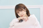 テレビアニメ『久保さんは僕を許さない』に出演する竹達彩奈（平玉緒役）