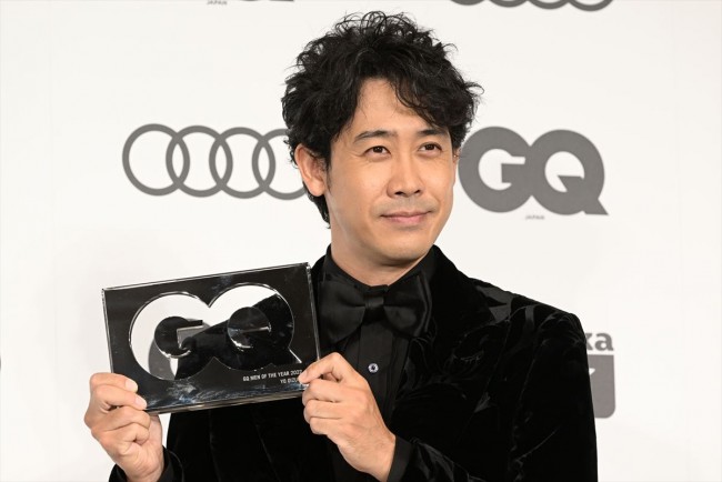 大泉洋、「GQ MEN OF THE YEAR 2022」フォトコールに登場