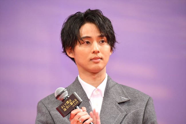 藤ヶ谷太輔、映画『そして僕は途方に暮れる』完成披露試写会舞台挨拶に登場