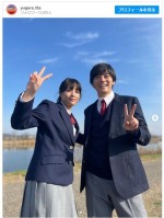 【写真】広瀬すず、“青春感”あふれるブレザー＆ミニスカの制服姿に反響