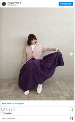 『妻、小学生になる。』衣装合わせ時の写真を公開した石田ゆり子　※「石田ゆり子」インスタグラム