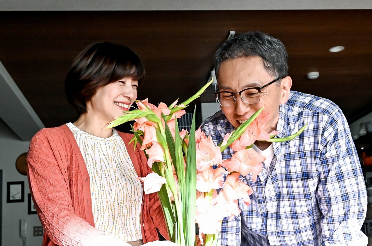 『持続可能な恋ですか？』上野樹里＆田中圭のキスシーンに反響　「大人の恋にキュン」「美しい」