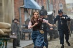 Netflix『エノーラ・ホームズの事件簿2』場面写真