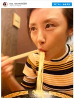 【写真】山口もえ、長女とデートで初“一蘭”　ラーメンすする顔に注目集まる