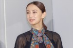 北川景子、映画『ラーゲリより愛を込めて』初日舞台挨拶に登場