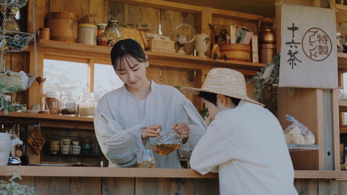 新垣結衣がティースタンドの店員に　かわいらしさ満載の新CM