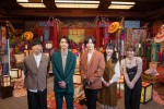 Netflixシリーズ『未来日記』シーズン2よりスタジオ出演する（左から）パンサー・向井慧、板垣瑞生、MCのDAIGO、本田望結、若槻千夏