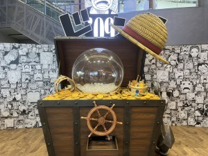 ONE PIECE“25年分の歴史が詰まった”グッズ展に潜入！　巨大ガシャや“激レアなお宝”に大興奮