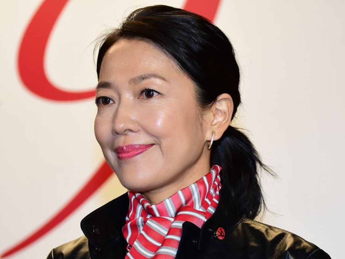 羽田美智子、着物姿で手作りの花柄髪飾り披露「さすがお美しい」