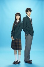 Netflixシリーズ『君に届け』（2023年3月全世界独占配信）、写真左から主演・南沙良、共演・鈴鹿央士