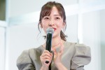 「たまひよ ファミリーパーク2022」スペシャルトークショーに登壇した板野友美