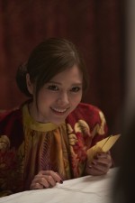 映画『嘘喰い』より蘭子を演じる白石麻衣