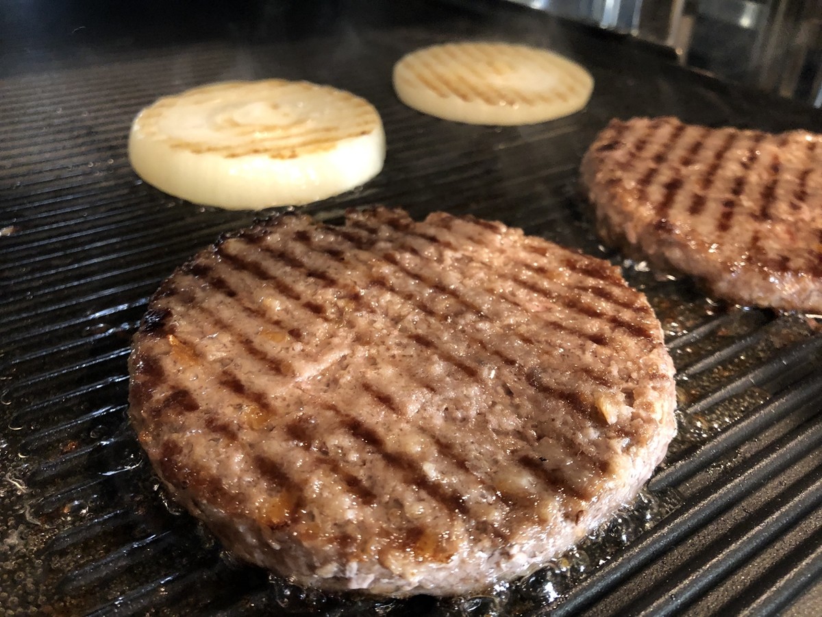 肉感たっぷりのグルメバーガー店オープン！