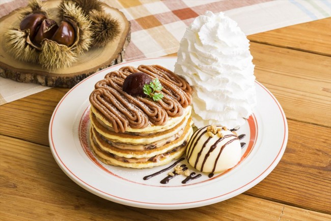 「Eggs ’n Things」モンブランパンケーキ登場へ！　クリームは2種類から選べる