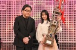 『私が女優になる日＿』season2、（左から）秋元康、2代目グランプリに輝いた幸澤沙良