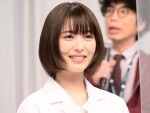 浜辺美波、『ドクターホワイト』取材会に登場