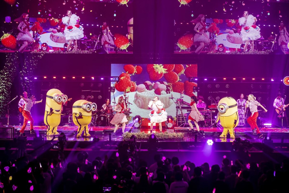 LiSA、『ミニオンズ フィーバー』吹き替えキャストに　ミニオンが日本武道館に駆けつけ祝福