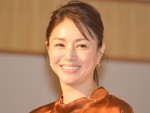 【写真】『持続可能な恋ですか？』井川遥の“整形外科医”姿に絶賛の声　「美しい」「いつも綺麗」