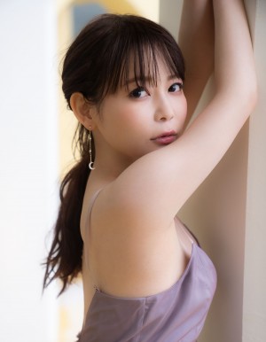 中川翔子10年ぶり写真集