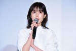 『今夜、世界からこの恋が消えても』大ヒット舞台あいさつに登場した福本莉子