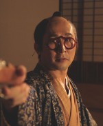 正月時代劇『いちげき』に出演するじろう（シソンヌ）