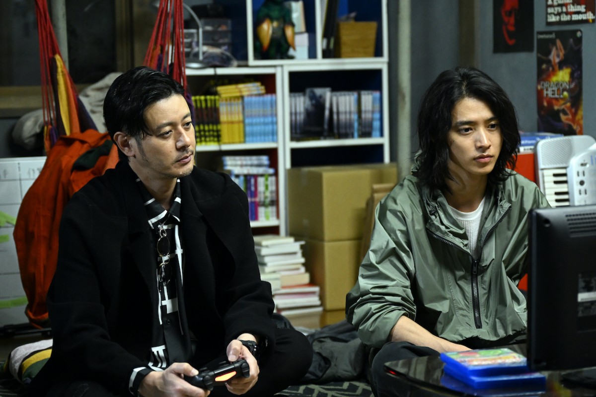 『アトムの童』“那由他”山崎賢人&“興津”オダギリジョー　「ぷよぷよ」をプレイ　視聴者ツッコミ「いやシュールw」