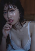 佐野ひなこ最新写真集『BE WITH ME』より