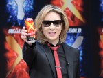 YOSHIKI、新製品「Real Gold X／Y」発表会に登場