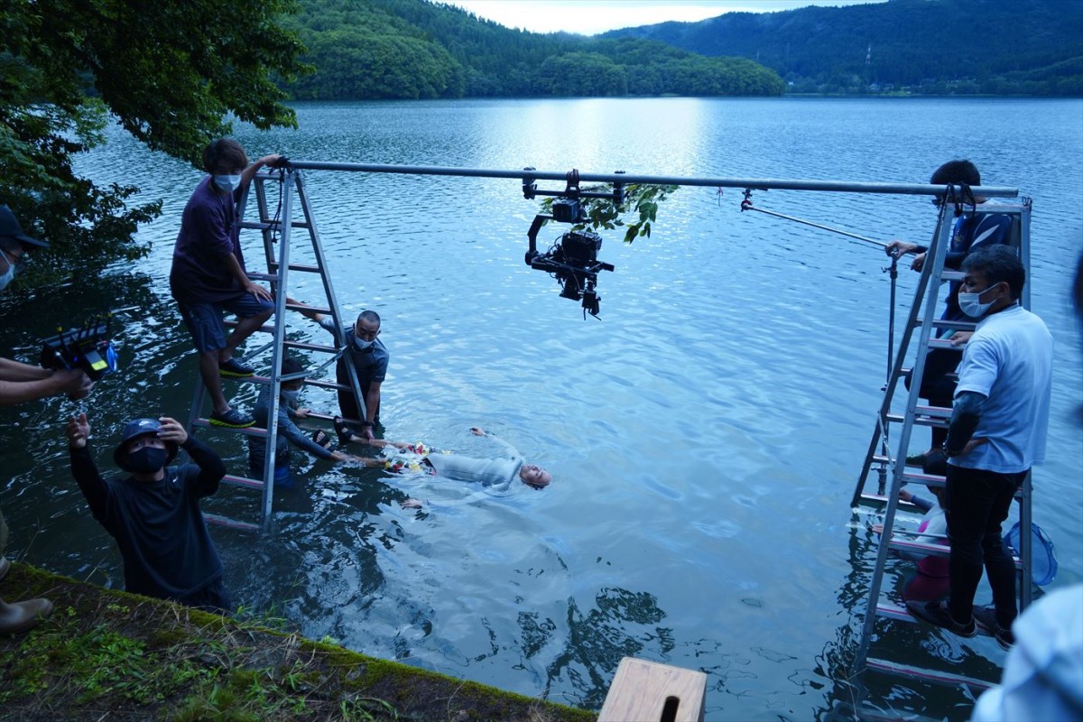 広瀬すず×松坂桃李『流浪の月』劇中＆メイキング写真解禁　映画公開記念写真展も開催