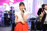 『MUSIC FAIR』で松任谷由実の名曲をカヴァーする生田絵梨花