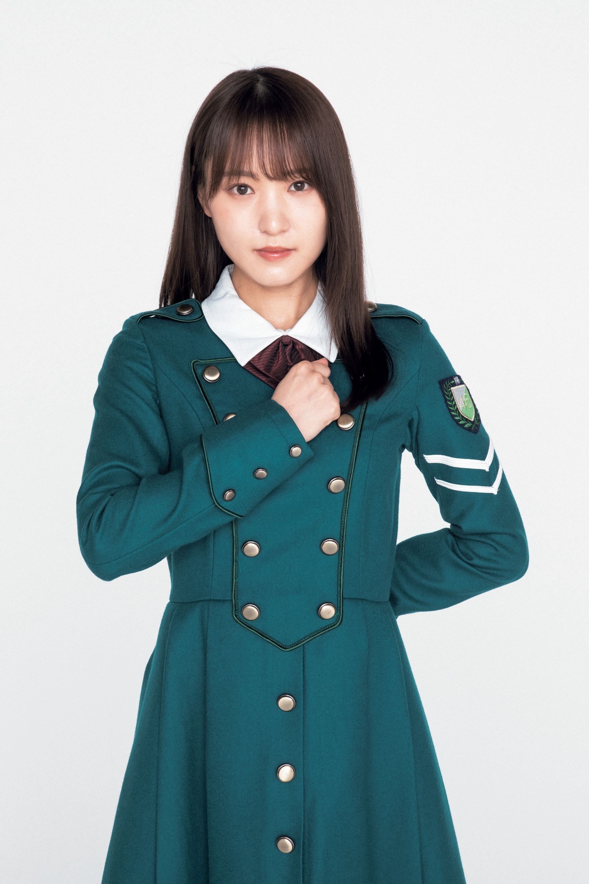 櫻坂46・菅井友香、「サイレントマジョリティー」など歴代衣装カット公開　写真集裏表紙も