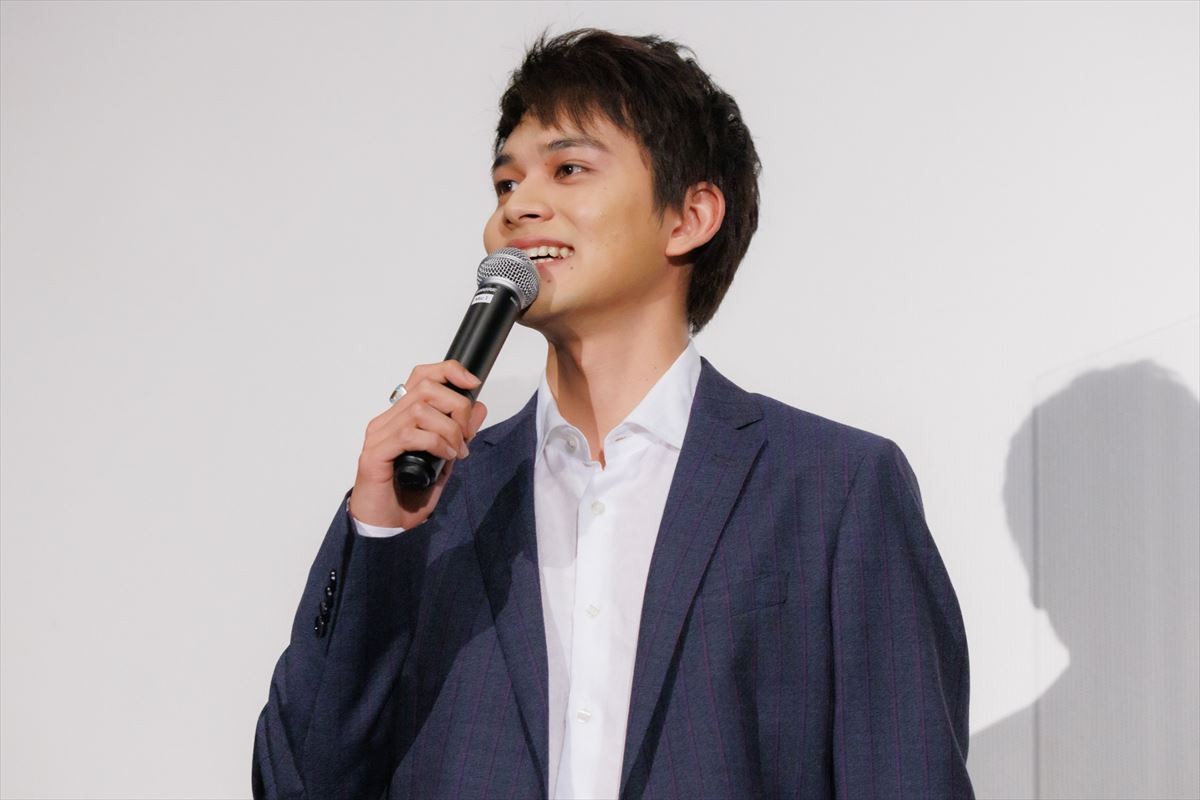 北村匠海、友情出演作イベントにサプライズ登場　約5分の出番に自虐「撮影期間も短く、登壇時間も短い」