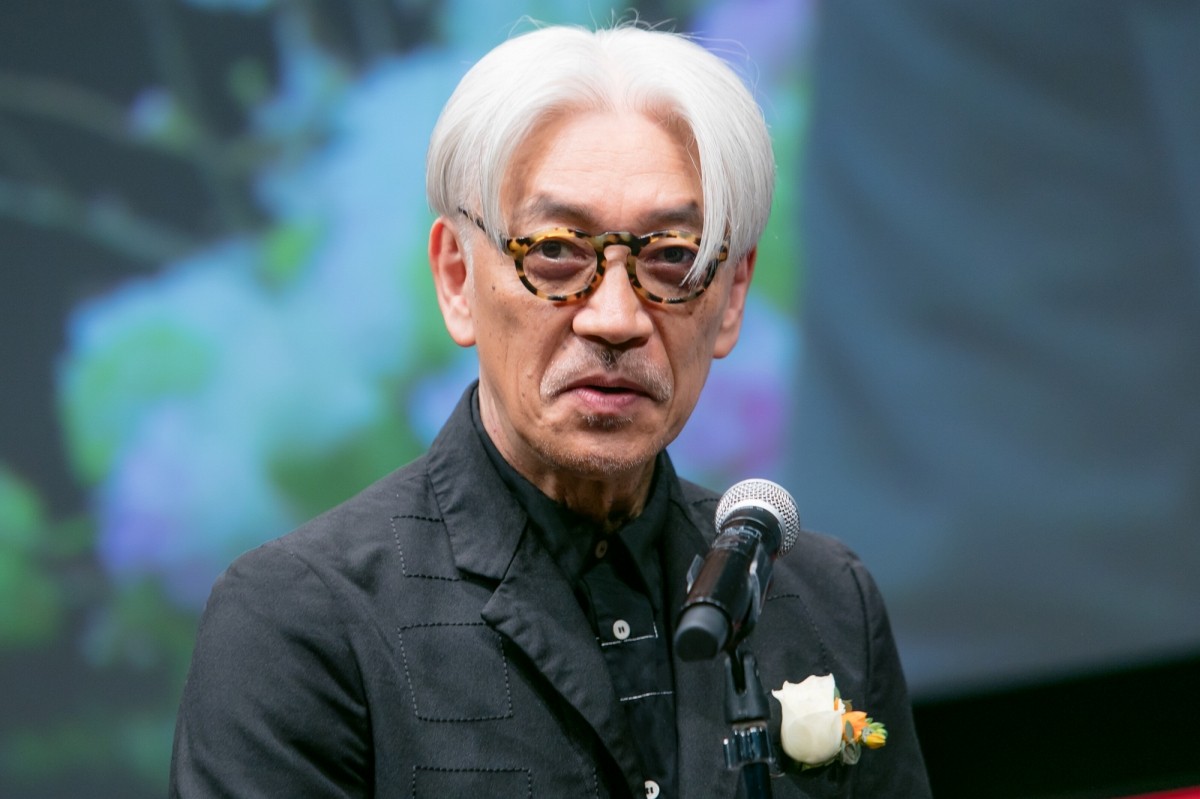 坂本龍一