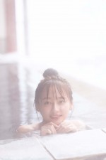 【写真】日向坂46・影山優佳、露天風呂を満喫　「頬も少し赤くなってます」