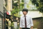 【写真】ドラマ『こっち向いてよ向井くん』第9話　向井くん（赤楚衛二）、洸稀（波瑠）との関係に悩み始める