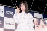 日向坂46・上村ひなの、1stソロ写真集『そのままで』発売記念記者会見の登場